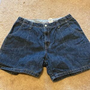 Vintage Levi’s red tab womens dark denim midi shorts size 12